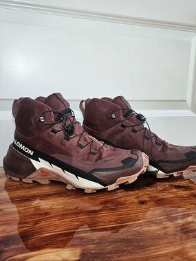 Salomon Cross Hike 2 Mid GTX Hiking Boots Women’s 8 Trail Waterproof Burgundy